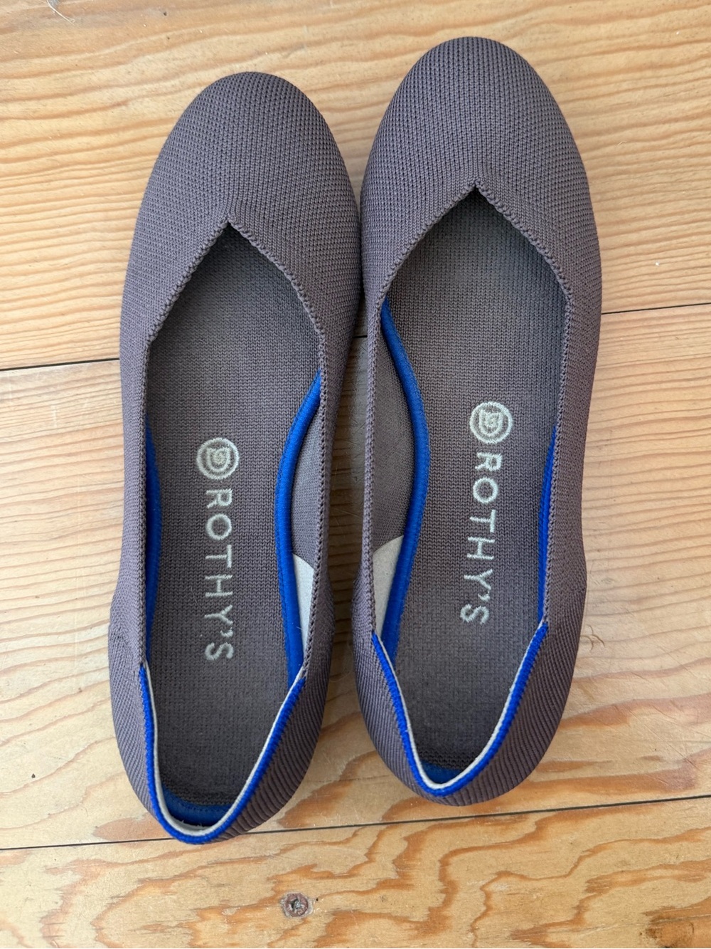 Grey Rothy’s round toe flats size 9.5